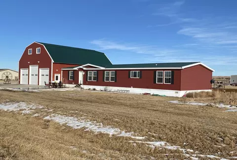 5716 Freedom Ln, Williston, ND 58801 photo 1