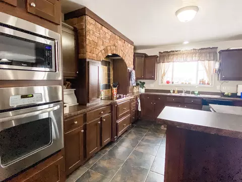5716 Freedom Ln, Williston, ND 58801 photo 14