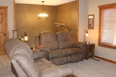 1706 27th St W, Williston, ND 58801 photo 4