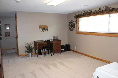 1706 27th St W, Williston, ND 58801 photo 32