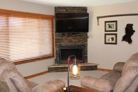 1706 27th St W, Williston, ND 58801 photo 5