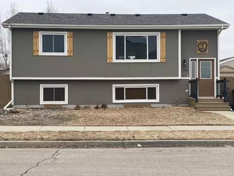 1706 27th St W, Williston, ND 58801 photo 1