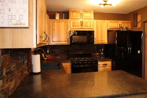 1706 27th St W, Williston, ND 58801 photo 13