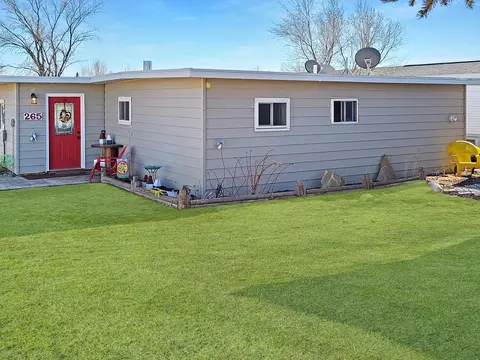 265 Blacktail Dr, Williston, ND 58801 photo 4