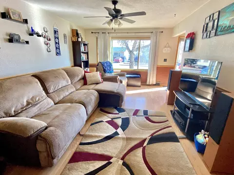 811 University, Williston, ND 58801 photo 7