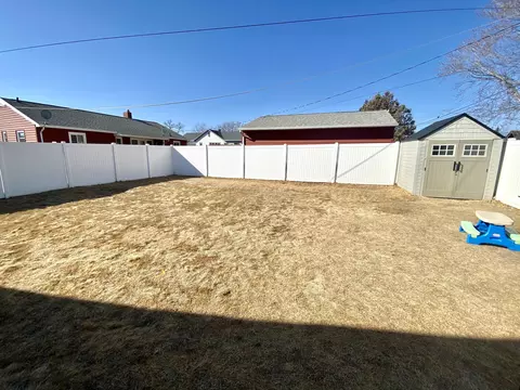 811 University, Williston, ND 58801 photo 12