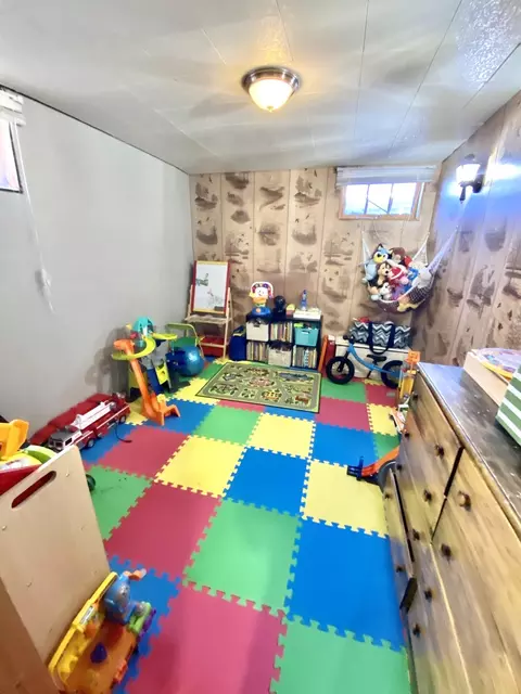 811 University, Williston, ND 58801 photo 10