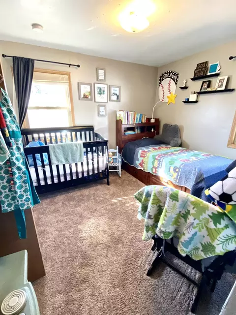811 University, Williston, ND 58801 photo 5