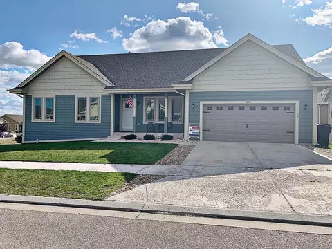 3225 Wheat Ridge St, Williston, ND 58801 photo 1