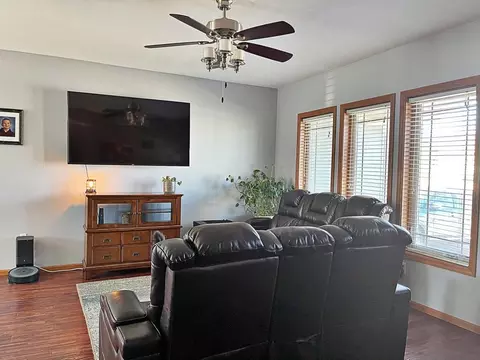 3225 Wheat Ridge St, Williston, ND 58801 photo 7