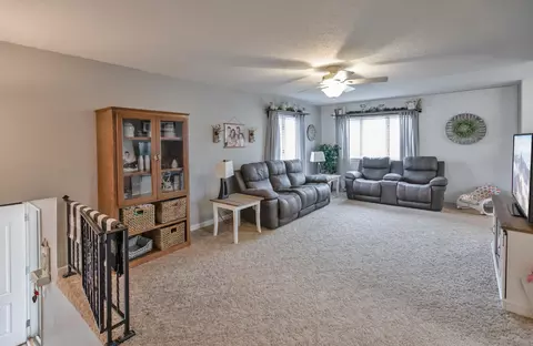 2017 7th Ave E, Williston, ND 58801 photo 3