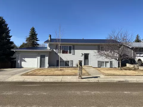 1823 9th Ave E, Williston, ND 58801 photo 1