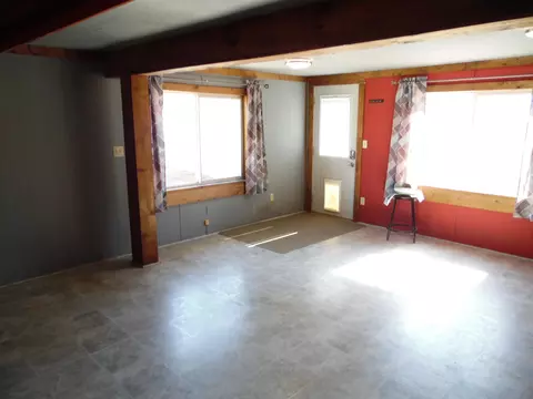 3302 9th Ave E, Williston, ND 58801 photo 2