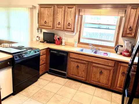 901 18th St W, Williston, ND 58801 photo 29