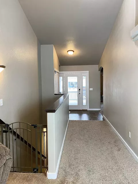 2809 24th St W, Williston, ND 58801 photo 4