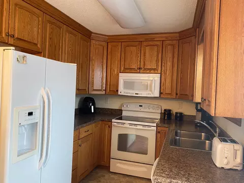 2024 8th Ave E, Williston, ND 58801 photo 2
