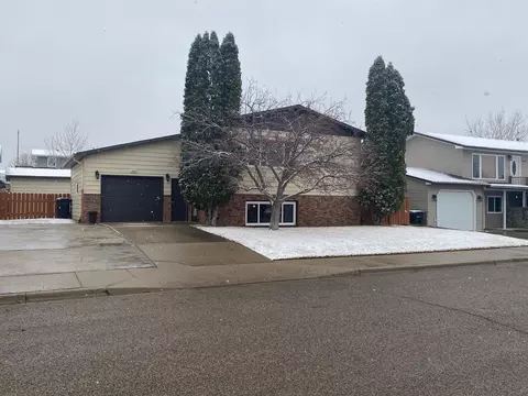 2024 8th Ave E, Williston, ND 58801 photo 1