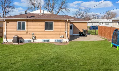 818 15th Ave W, Williston, ND 58801 photo 27