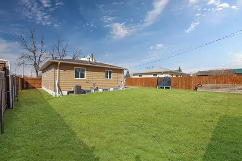 818 15th Ave W, Williston, ND 58801 photo 26