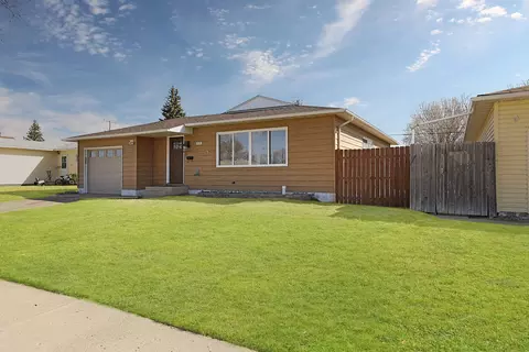 818 15th Ave W, Williston, ND 58801 photo 5