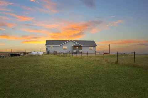 5191 142x Ln, Williston, ND 58801 photo 1