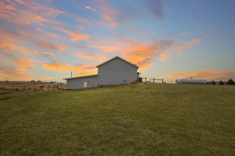 5191 142x Ln, Williston, ND 58801 photo 3