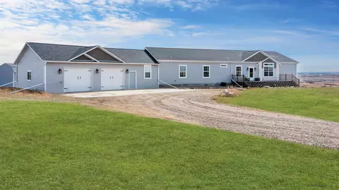 13256 53rd Ln NW, Williston, ND 58801 photo 3