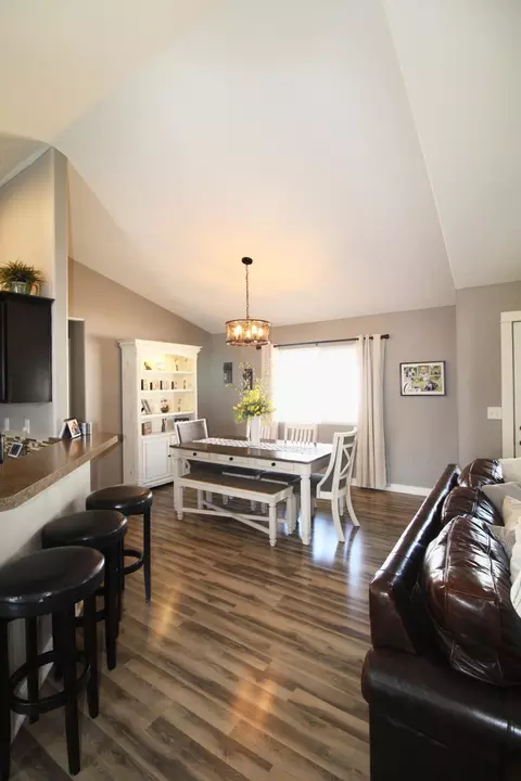 2802 25th St W, Williston, ND 58801 photo 6