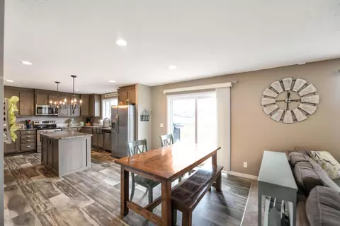 13352 Mountain Meadow Ln, Williston, ND 58801 photo 29