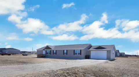 13352 Mountain Meadow Ln, Williston, ND 58801 photo 1