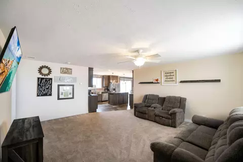 13352 Mountain Meadow Ln, Williston, ND 58801 photo 11