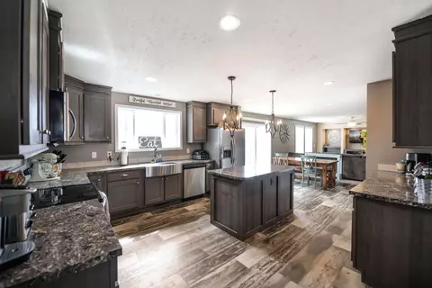 13352 Mountain Meadow Ln, Williston, ND 58801 photo 23