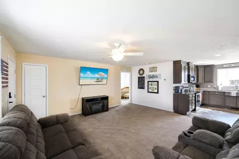 13352 Mountain Meadow Ln, Williston, ND 58801 photo 12