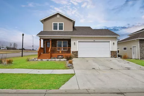 2308 25th St W, Williston, ND 58801 photo 1