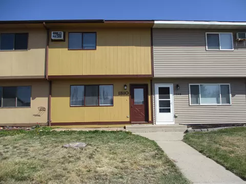 1810 30th St W, Williston, ND 58801 photo 1