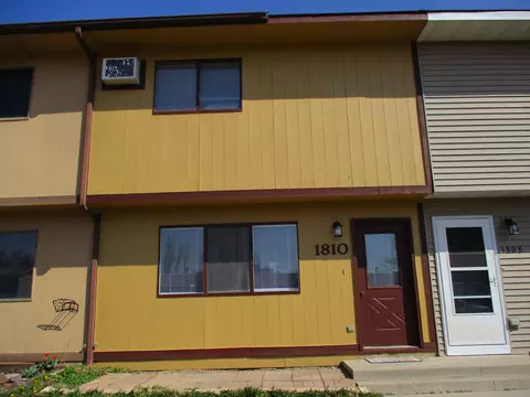 1810 30th St W, Williston, ND 58801 photo 2