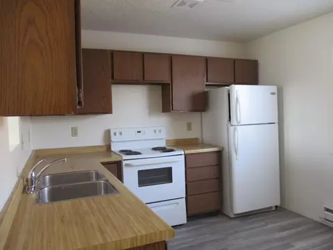 1810 30th St W, Williston, ND 58801 photo 6