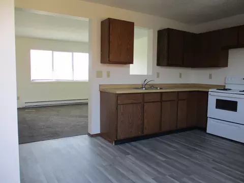1810 30th St W, Williston, ND 58801 photo 8