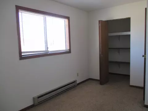 1810 30th St W, Williston, ND 58801 photo 13