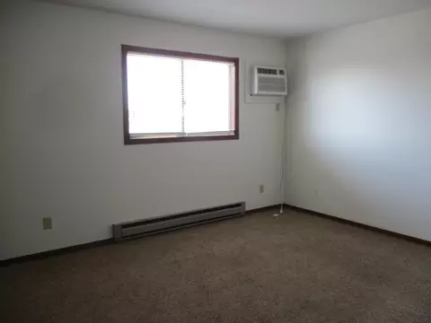 1810 30th St W, Williston, ND 58801 photo 19