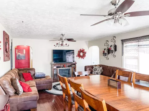 417 9th St E, Williston, ND 58801 photo 8