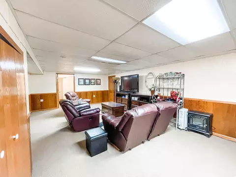 417 9th St E, Williston, ND 58801 photo 19