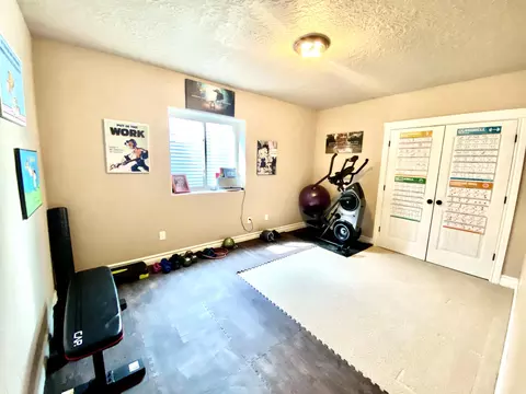 2121 Bison Dr, Williston, ND 58801 photo 30