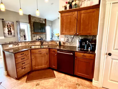 2121 Bison Dr, Williston, ND 58801 photo 7