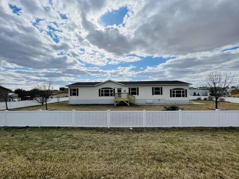 7301 1st Ave E, Williston, ND 58801 photo 1