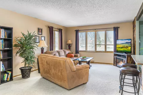 2017 4th Ave E, Williston, ND 58801 photo 9
