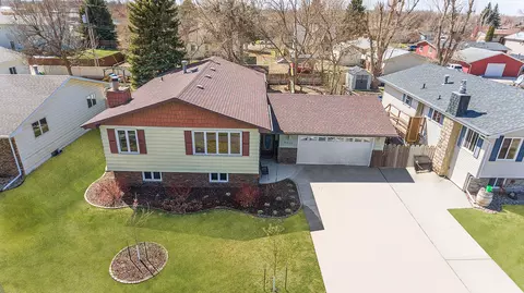 2017 4th Ave E, Williston, ND 58801 photo 3