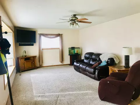 921 15th Ave W, Williston, ND 58801 photo 2