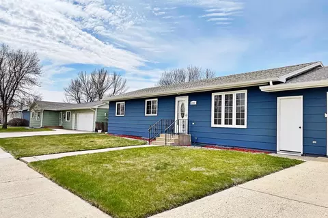 2107 7th Ave E, Williston, ND 58801 photo 5