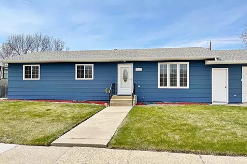 2107 7th Ave E, Williston, ND 58801 photo 6